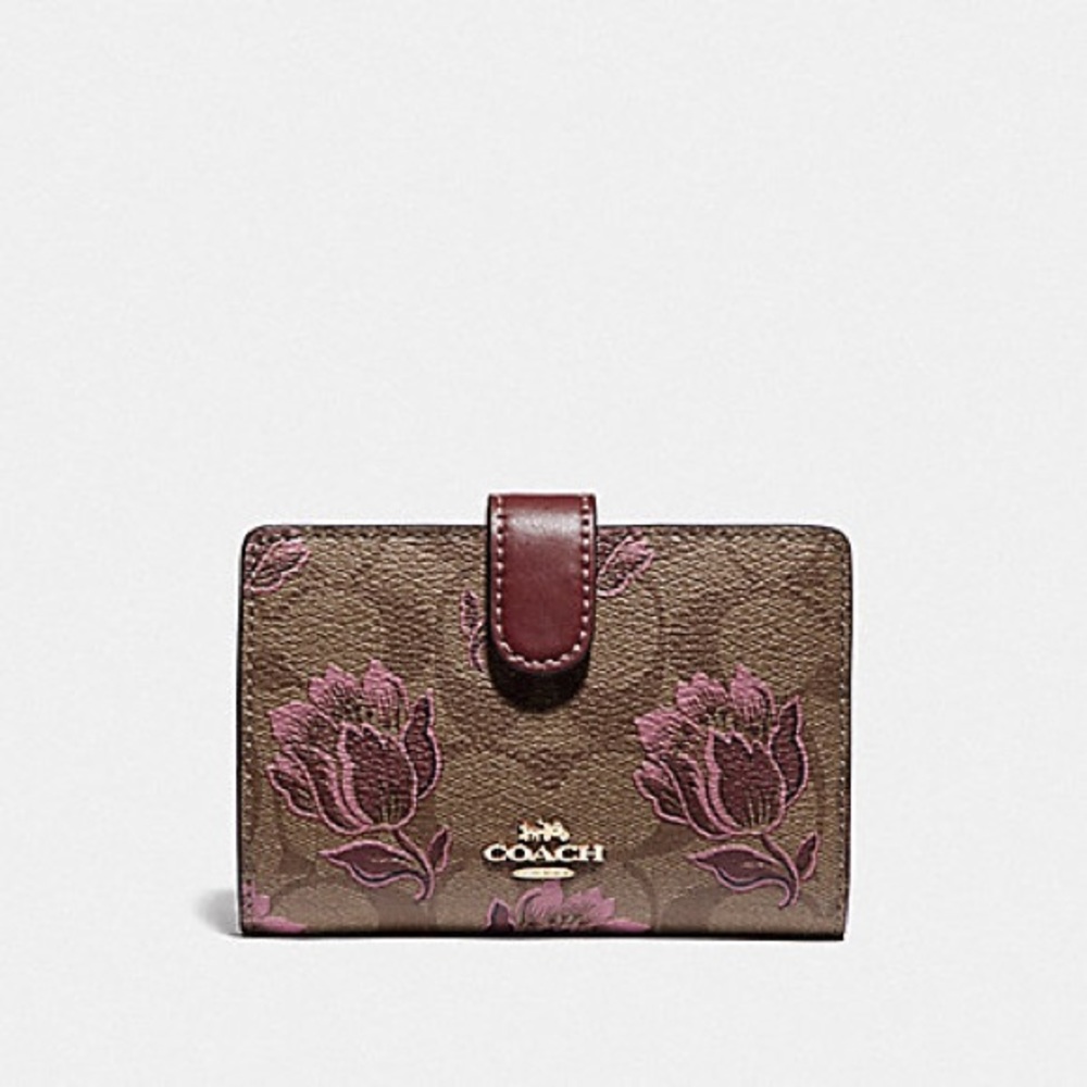 Medium Corner Zip Wallet in Signature Canvas With Desert Tulip Print